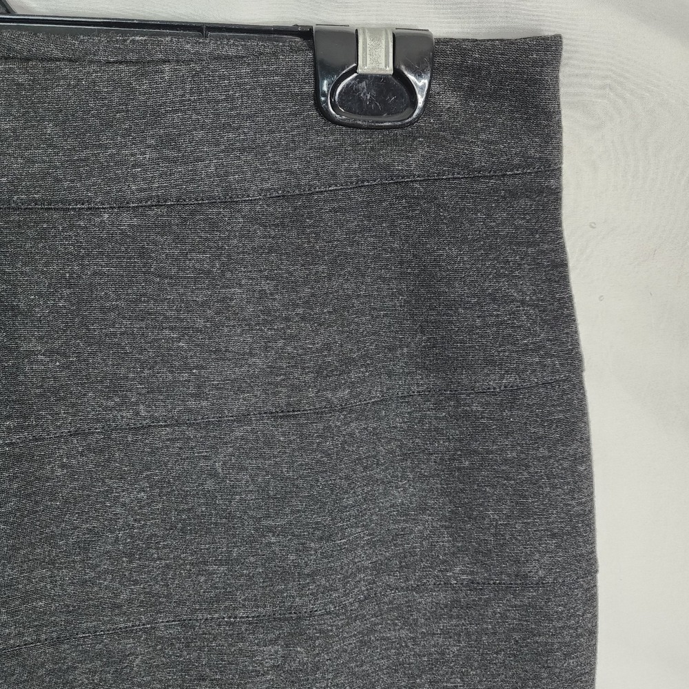THALIAN Size 4 Charcoal Gray Rayon Blend Knit Knee Length Bandage Pencil Skirt - Picture 4 of 6